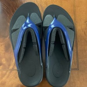 Oofos Sandals.  Original Sport Unisex.   Black/Blue